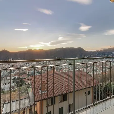 Bellavista Con Ac E Posto Auto A Brunate Apartamento