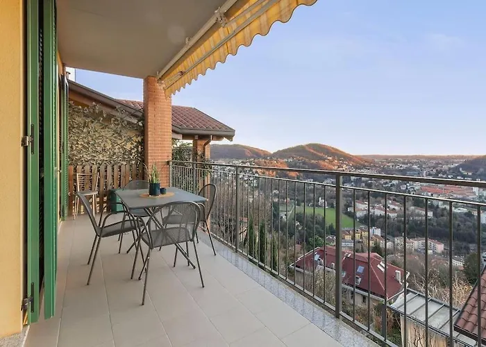 Bellavista Con Ac E Posto Auto A Brunate 公寓