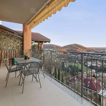 Bellavista Con Ac E Posto Auto A Brunate 아파트