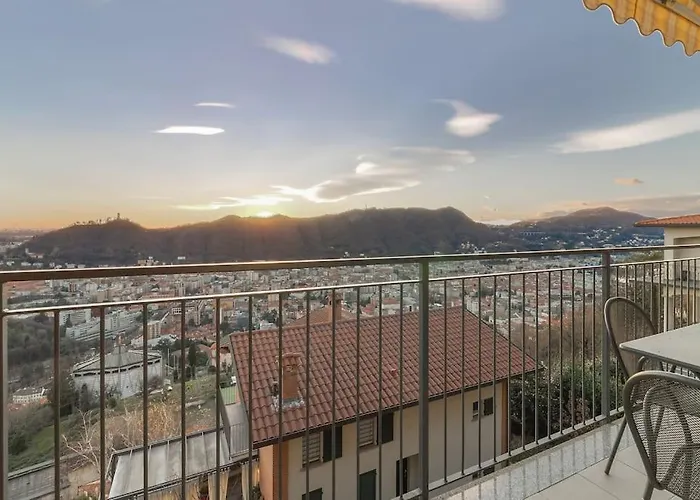 Bellavista Con Ac E Posto Auto A Brunate Daire